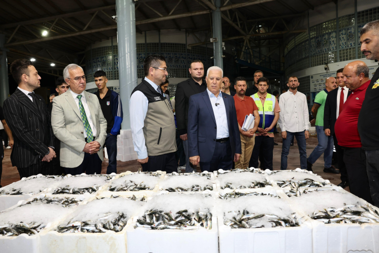 Başkan Bozbey: Denizimizin bereketi sofralarımıza yansısın