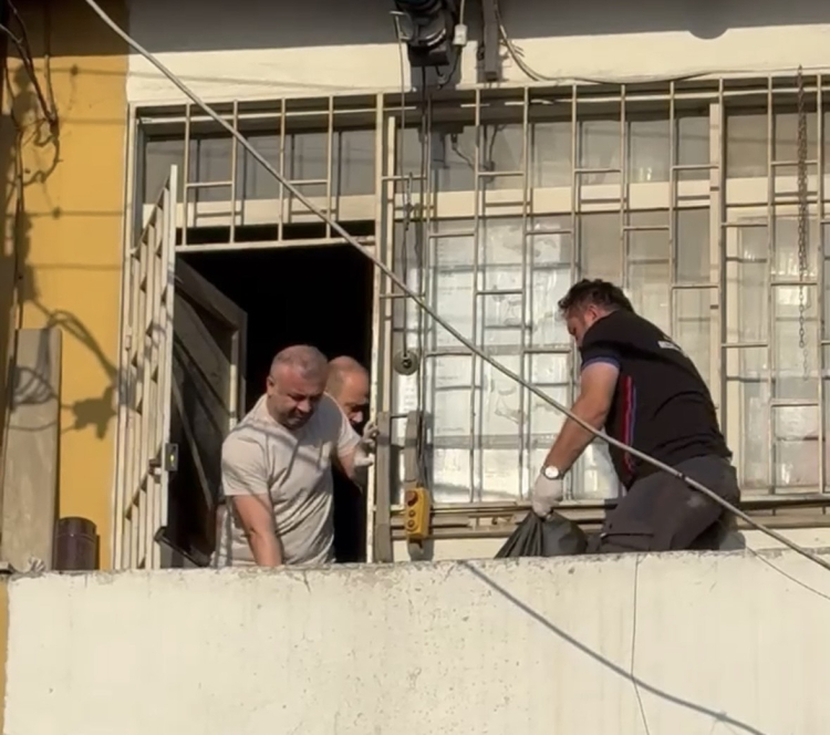 Düzce’de esnaf dükkânının balkonunda ölü bulundu