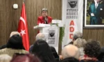 Canan Güllü ADD Mudanya'da kadın hakları üzerine konuşma yaparken