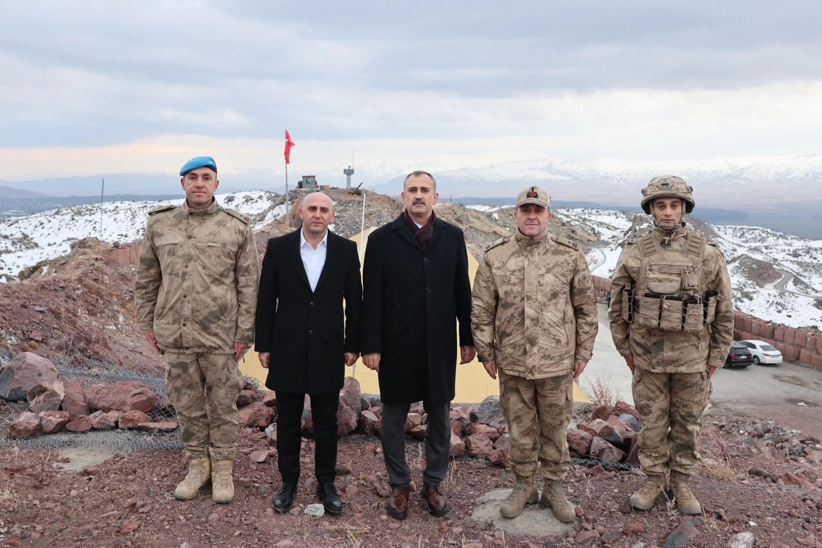 Ağrı Dağı’nda Kahramanlarla İftar: Vali Bozkurt’tan Güvenlik Güçlerine Moral Ziyareti