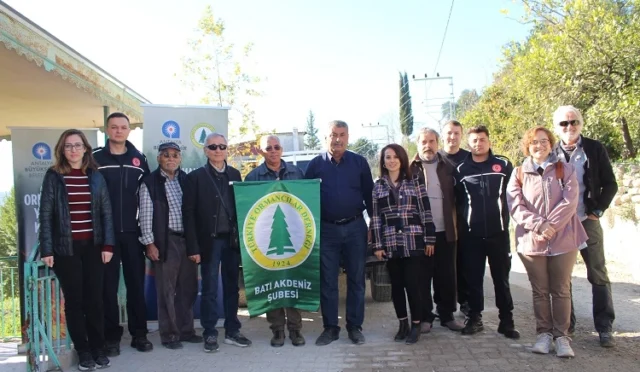 Antalya Büyükşehir Belediyesi'nin orman yangınlarına karşı düzenlediği bilinçlendirme eğitiminden bir kare.