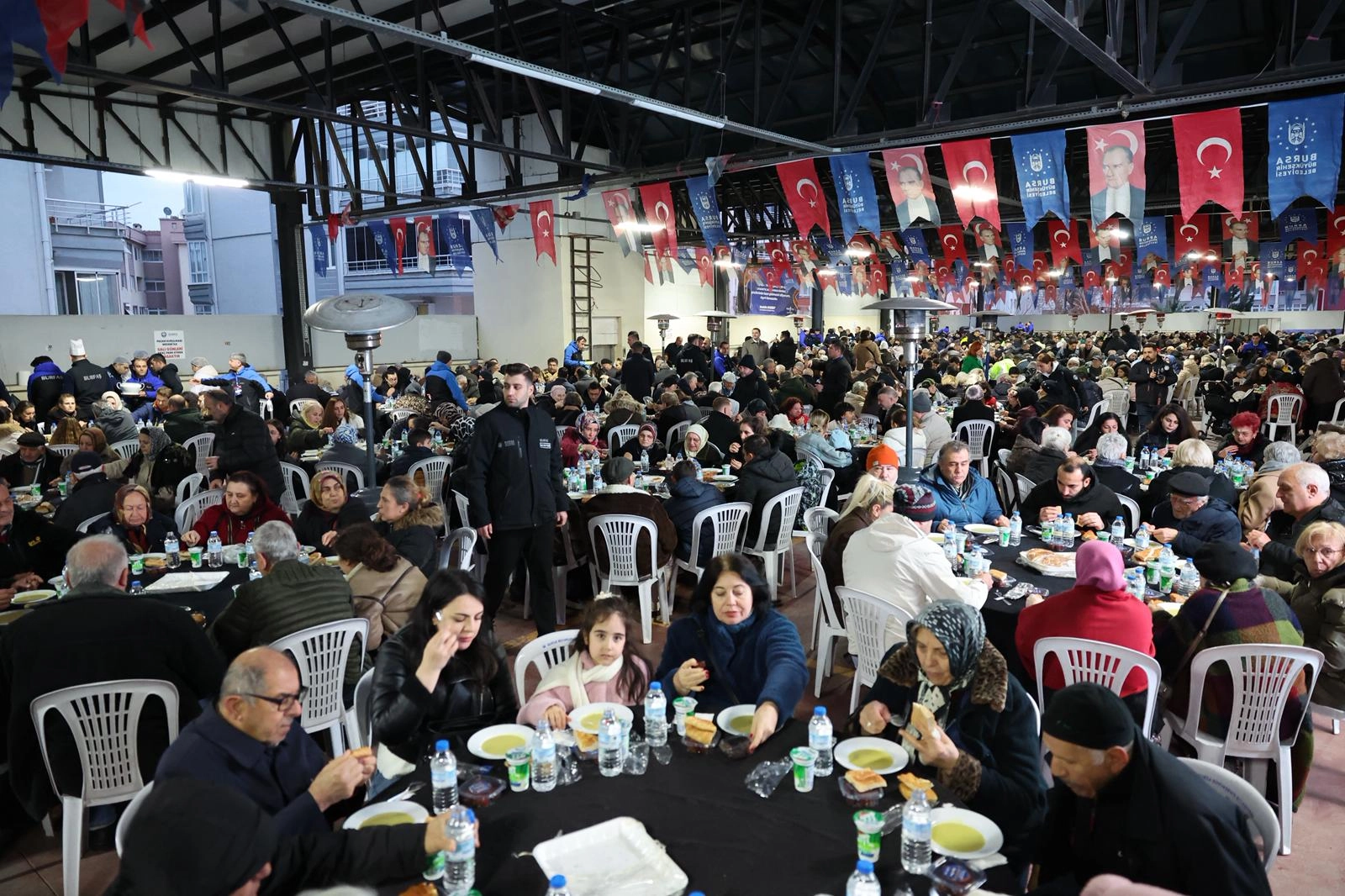 Mudanya’da Ramazan Bereketi: Başkan Bozbey Halkla İftar Sofrasında Buluştu