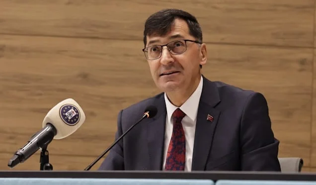 Kütahya Belediye Başkanı Eyüp Kahveci, vatandaşlarla halk günü toplantısında bir araya geldi.