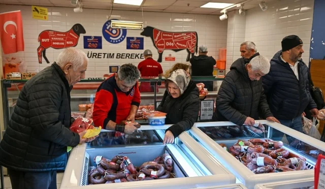Başkent Market'te Ramazan ayında uygun fiyata et satışı yapılıyor.