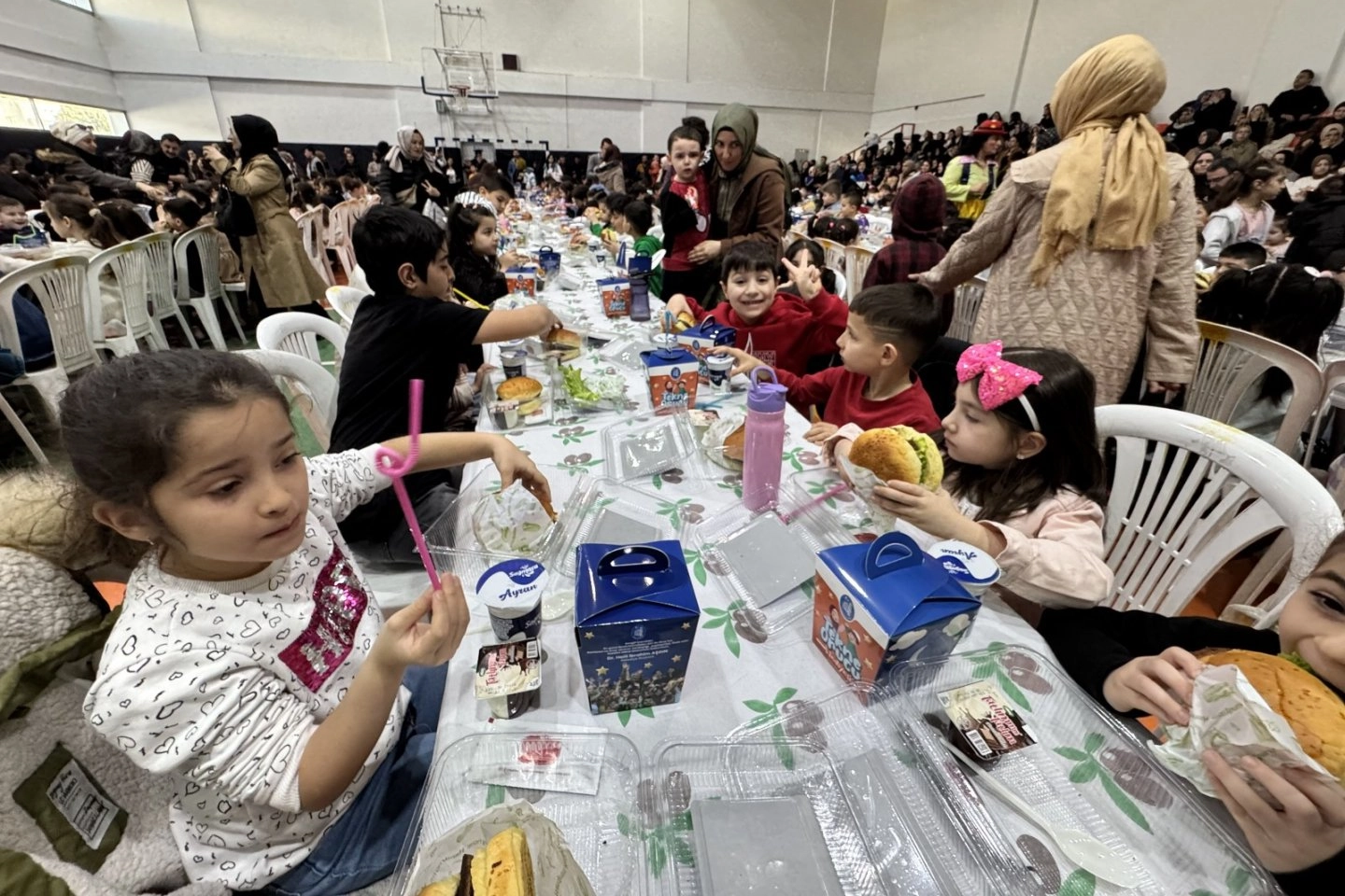 Çorum Belediyesi’nden Çocuklara Özel Tekne Orucu İftarı: Ramazan Sevincini Minik Kalplerle Buluşturuyor