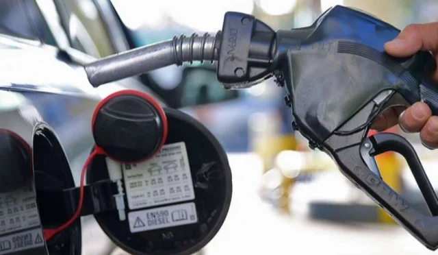 Benzin fiyatlarına gelen zamla ilgili görsel