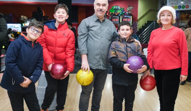 Kocaeli'nde Bilgievleri öğrencileri ve Saygınlar Kulübü üyelerinin katıldığı bowling turnuvası