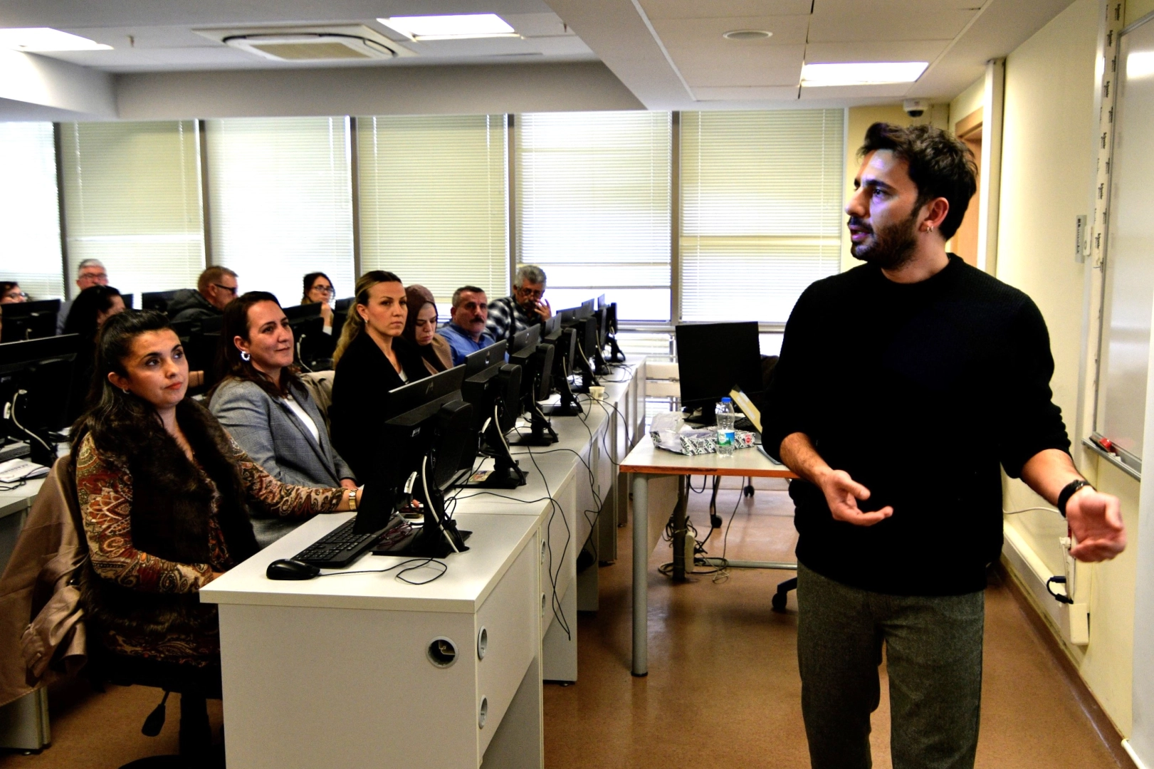 Bornova Muhtarları Dijital Çağa Hazırlanıyor: Yaşar Üniversitesi’nden Kapsamlı Eğitim