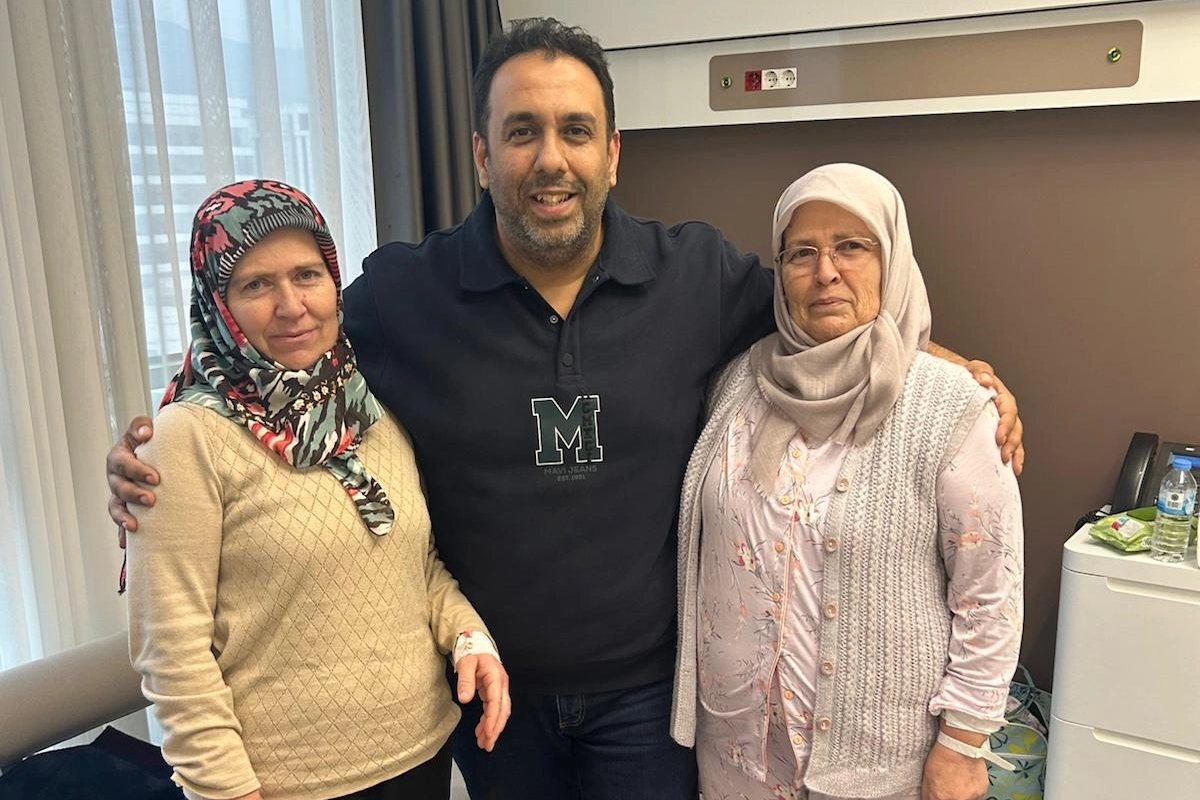 Çanakkaleli İki Kardeşten Mucizevi Kurtuluş: Meme Kanseri Aynı Gün Yenildi