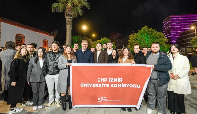 İzmir Büyükşehir Belediye Başkanı Cemil Tugay, gençlik kolları iftar programında konuştu.