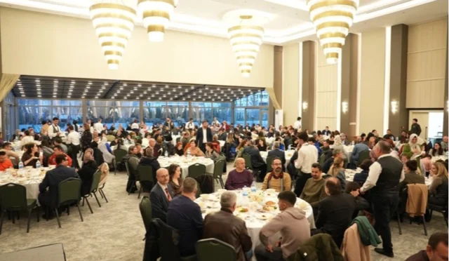 Denizli Kent Konseyi tarafından düzenlenen iftar programında engelliler ve gençler bir araya geldi.