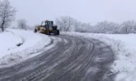 Diyarbakır Kulp'ta karla mücadele ekipleri kapalı köy yollarını ulaşıma açıyor