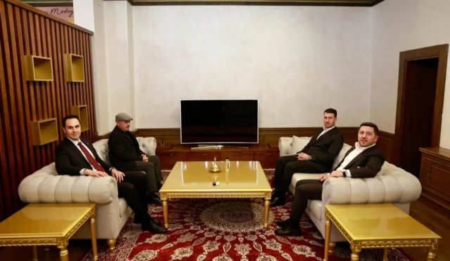 DYP Genel Başkanı Cenk Küpeli, Nevşehir Belediye Başkanı Rasim Arı'yı ziyaret etti.