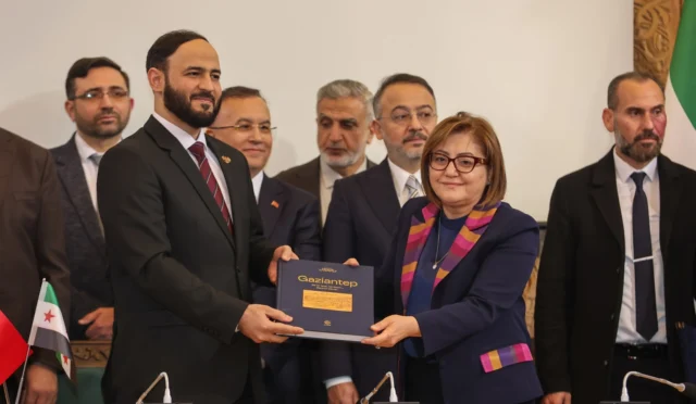 Gaziantep Büyükşehir Belediyesi tarafından Halep'e Millet Bahçesi yapımı ve otobüs hibesi