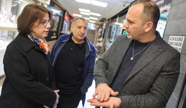 Maltepe Belediye Başkanı Esin Köymen'in esnaf ve vatandaşlarla bir araya geldiği buluşma
