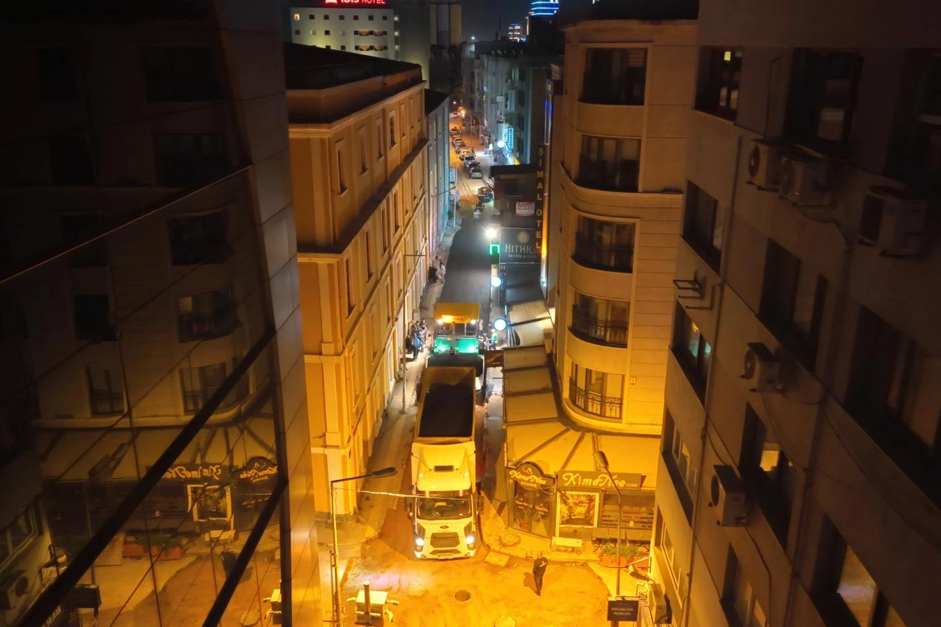 İzmir Alsancak’ta Kapsamlı Altyapı Çalışmaları Tamamlandı, Sokaklar Asfaltla Yenilendi