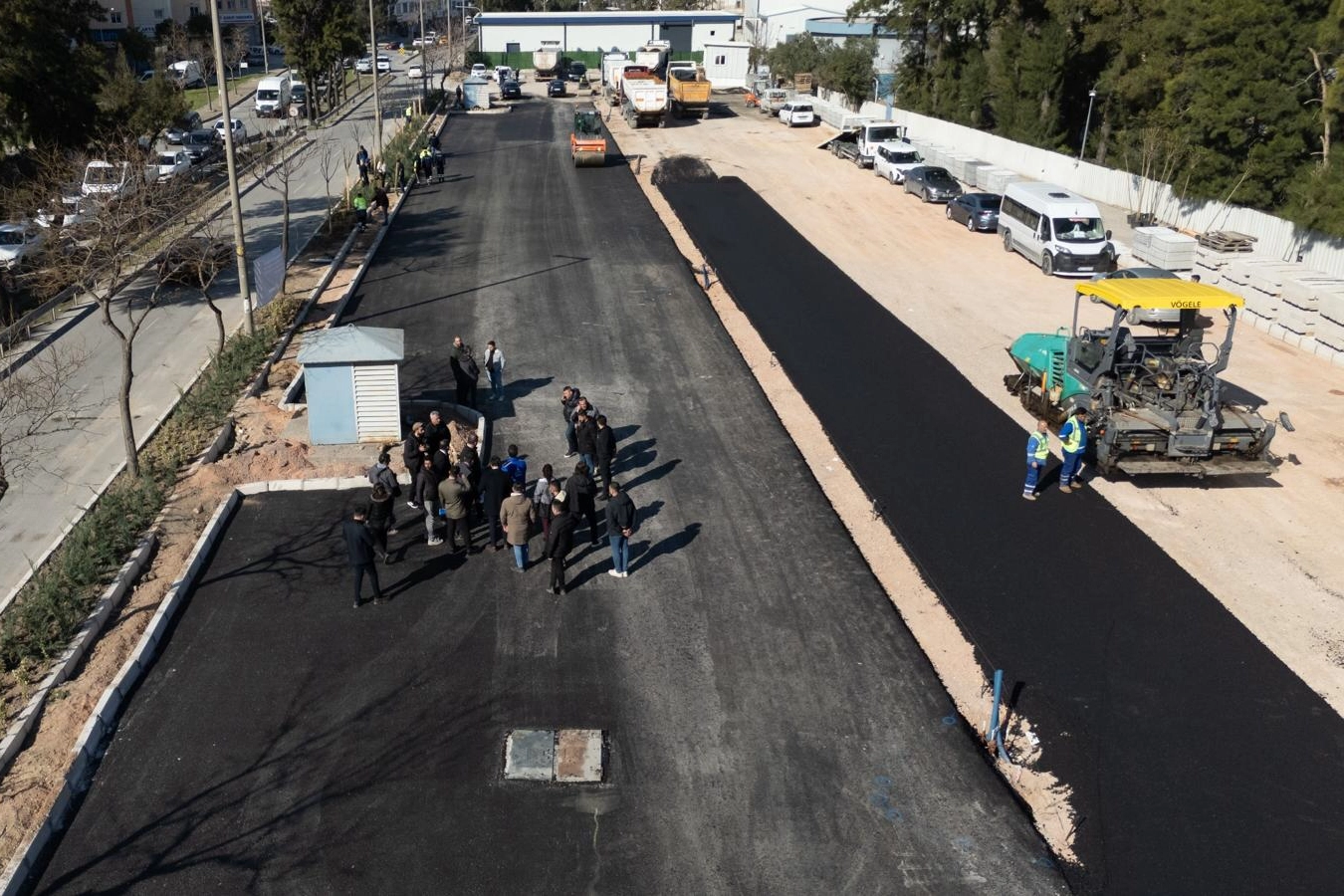 İzmir’de Asfalt Seferberliği Devam Ediyor: Başkan Tugay Sahada İncelemelerde Bulundu