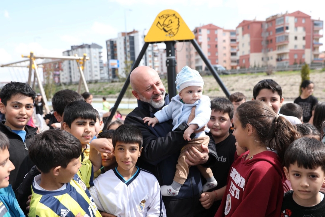 Kayseri Kocasinan Park ve Bahçeleri Kışa Hazırlanıyor: Kapsamlı Bakım Çalışmalarıyla Yeşil Alanlar Yenileniyor