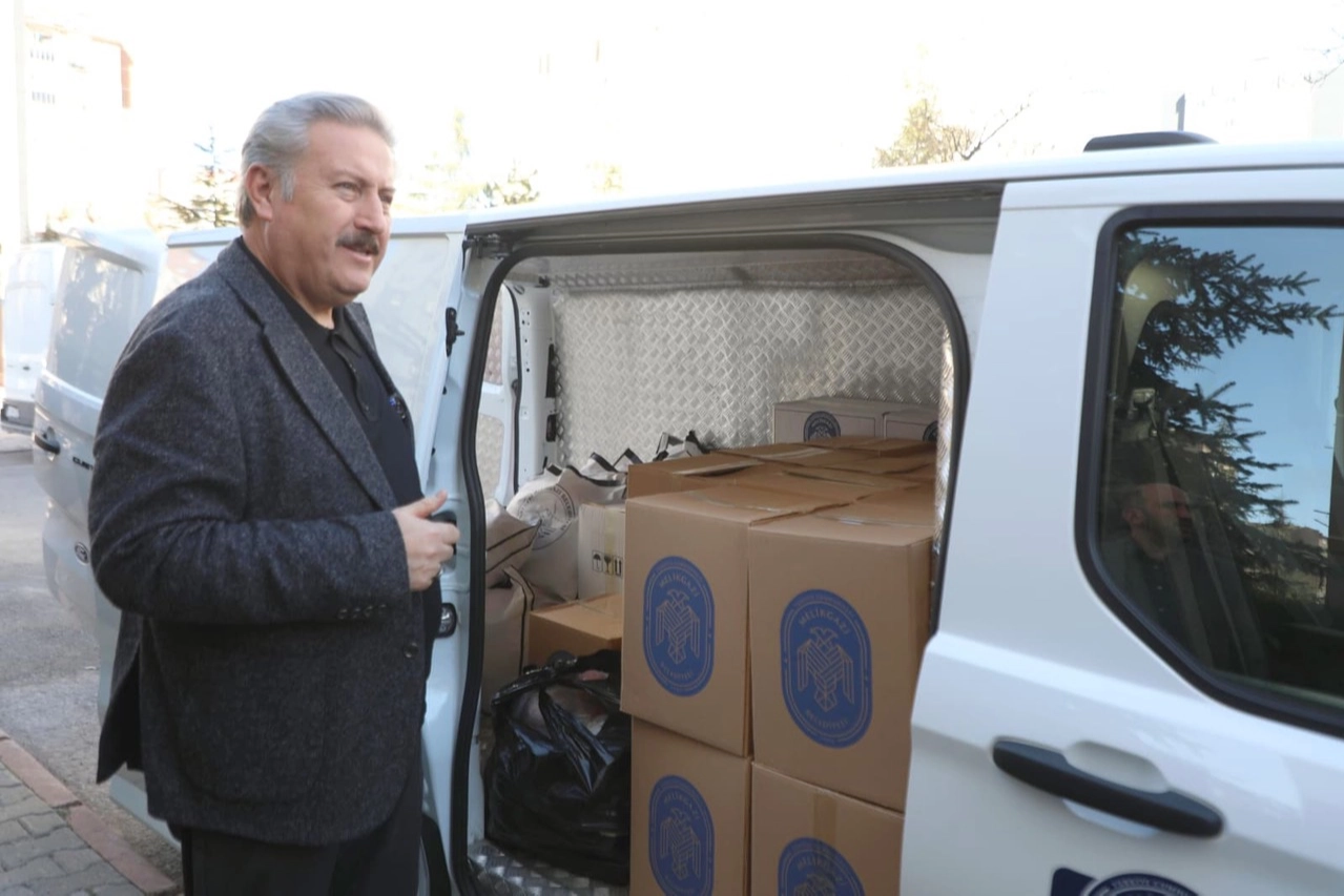 Kayseri Melikgazi Belediyesi’nden Ramazan’da İhtiyaç Sahibi Binlerce Aileye Kapsamlı Yardım Eli