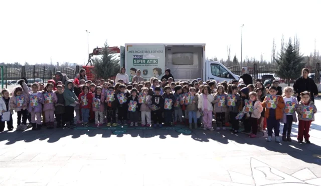 kayseri-melikgazi-mobil-sifir-atik-egitimi-ogrenciler-1
