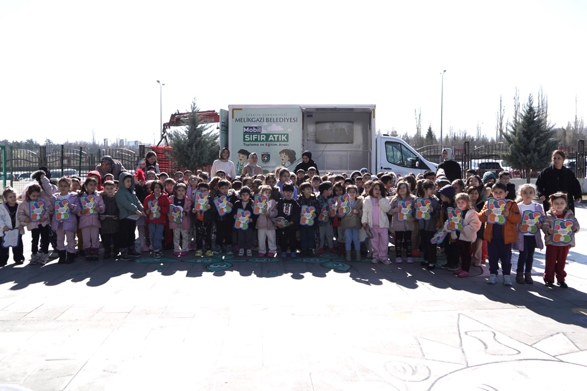 Melikgazi Belediyesi’nden Mobil Sıfır Atık Eğitimiyle Geleceğin Çevrecileri Yetişiyor