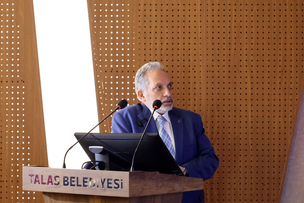 Talas’ın Geleceği Şekilleniyor: Başkan Yalçın’dan 2025 ve 2026 Yatırımları İçin Kapsamlı Sunum