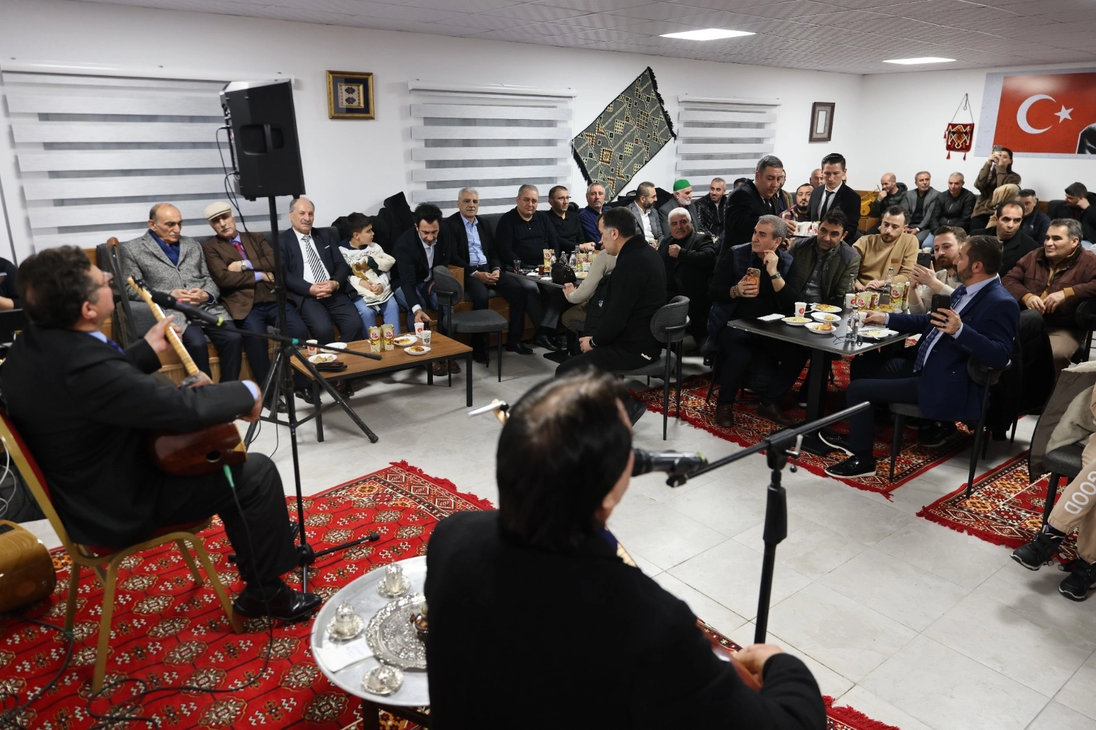 Keçiören Aşıklar Kıraathanesi’nde Ramazan Coşkusu: Geleneksel Aşık Buluşmalarıyla Kültür Yaşıyor