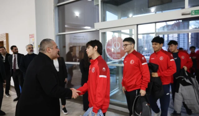 kecioren-baskan-ozarslan-ozel-gereksinimli-bireyler-iftar-bulusmasi-1