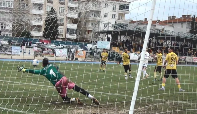 kesanspor-6-0-galibiyetle-liderligini-percinledi-1