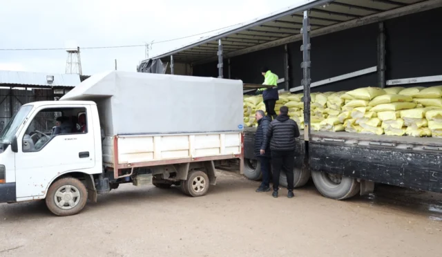 Kocaeli'nde çiftçilere zirai gübre dağıtımı