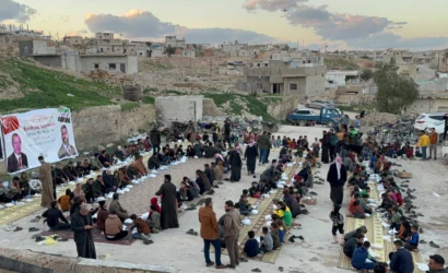 Konya Büyükşehir Belediyesi tarafından Suriye'nin Şam, Humus ve Hama şehirlerinde kurulan iftar sofraları