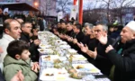 Osmangazi Belediyesi tarafından Panayır Mahallesi'nde düzenlenen iftar programında vatandaşlar bir arada