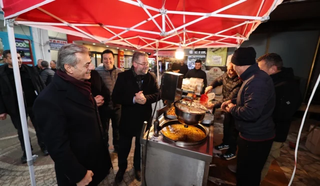 Sakarya Büyükşehir Belediye Başkanı Yusuf Alemdar Geyve'de esnaf ve vatandaşlarla buluştu