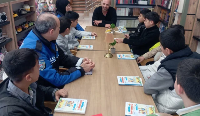 van-emniyet-yazar-yetkin-albert-kitap-analizi-1