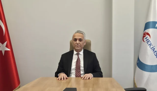 HEKİMSEN Genel Başkanı Uzm. Dr. Adil Kurban, 14 Mart Tıp Bayramı'nın tıbbiyelilerin günü olduğunu belirtti.