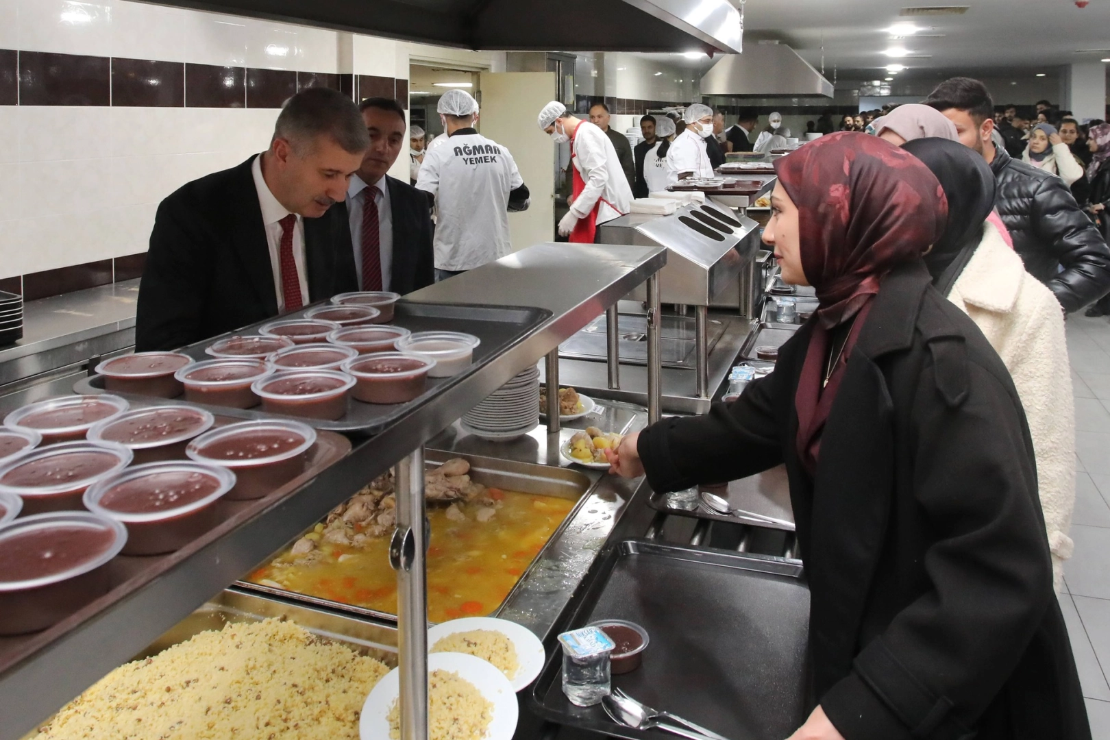 Ağrı İbrahim Çeçen Üniversitesi Rektörü Gülçin, Öğrencilerle İftar Sofrasında Buluştu