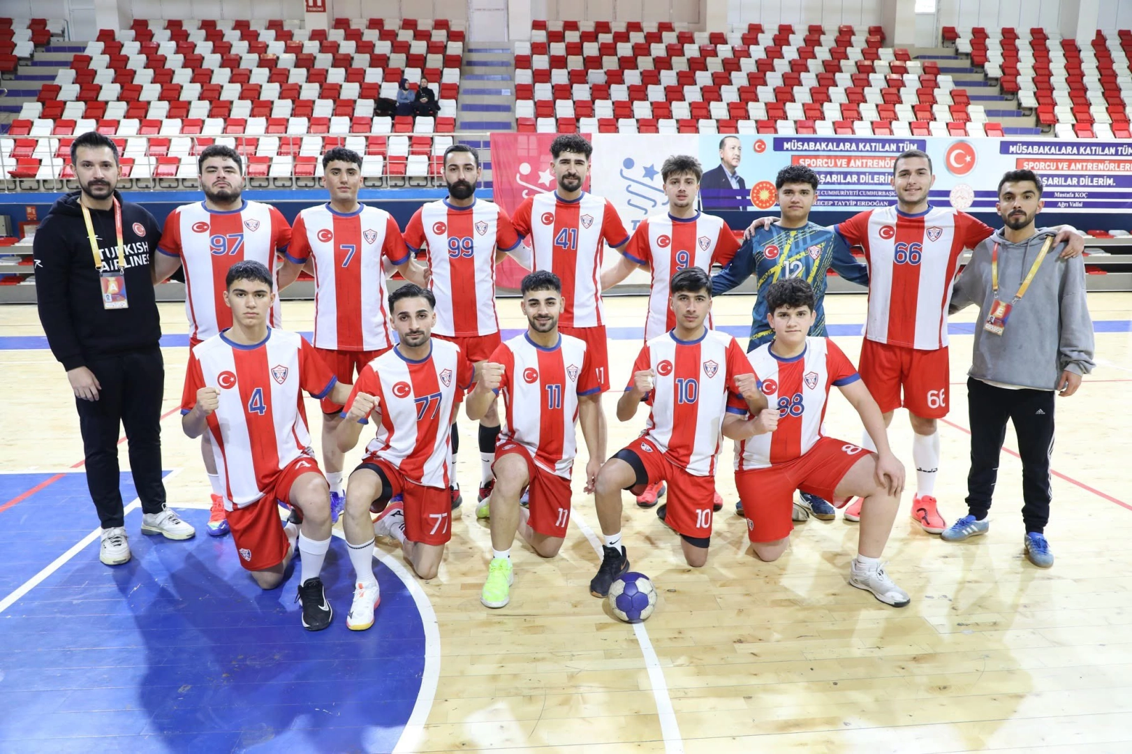 Ağrı Gençlik Spor, Deplasmanda Van’ı Mağlup Ederek Hentbol Haftasını Galibiyetle Tamamladı