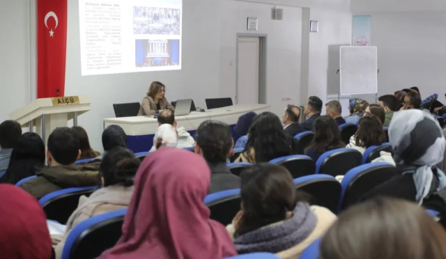 Ağrı İbrahim Çeçen Üniversitesi'nde düzenlenen Kültürel Miras ve UNESCO konferansından genel görünüm.