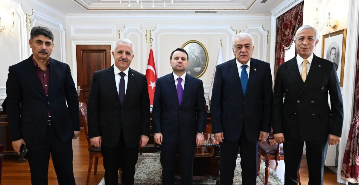 AK Parti Heyetinden Adalet Bakanı Akın Gürlek’e Ziyaret: Yeni Görevde Başarı Dilekleri ve Gündeme Dair Değerlendirmeler