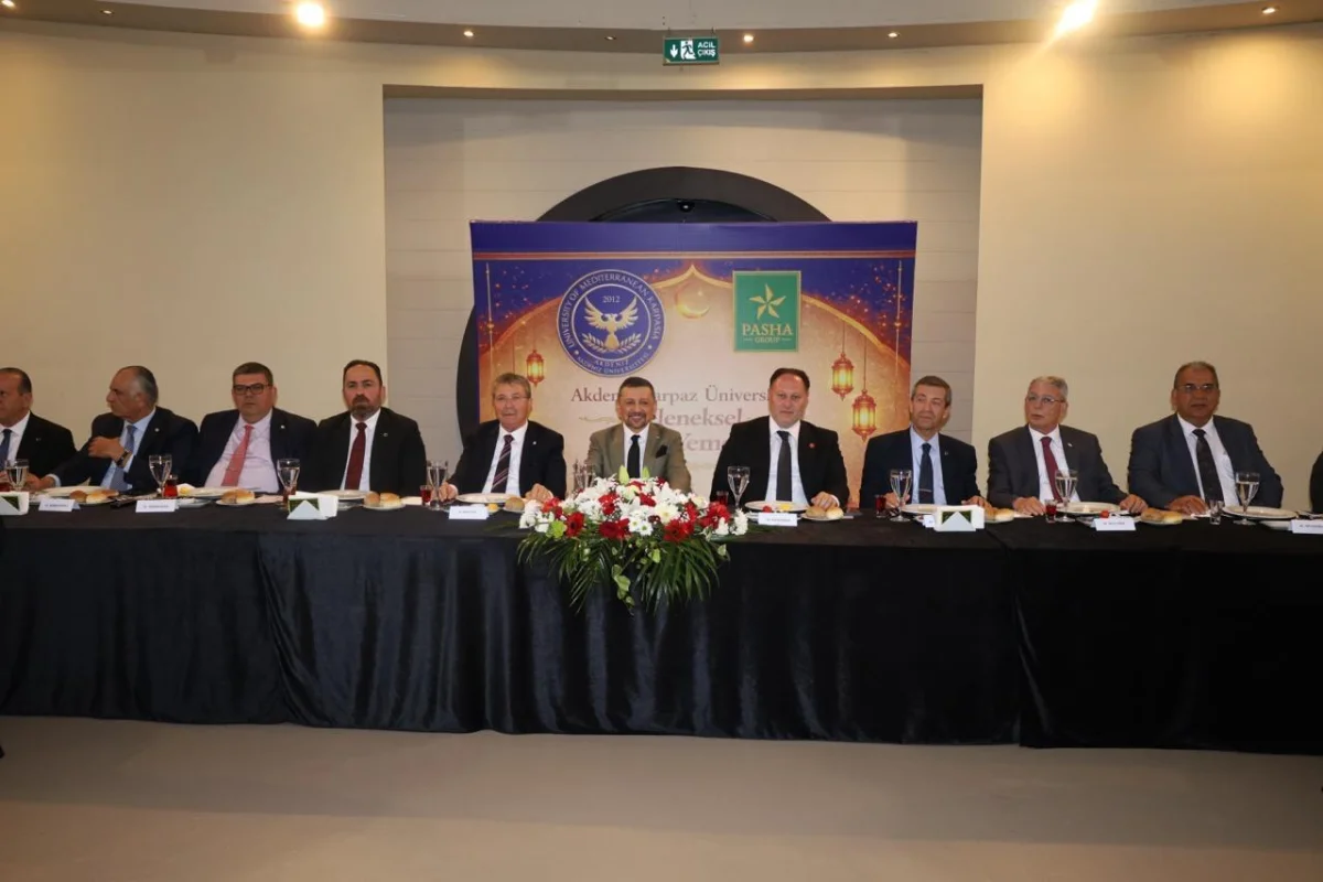 Akdeniz Karpaz Üniversitesi’nden KKTC Protokolü ve Siyaset Dünyasını Buluşturan Geleneksel İftar