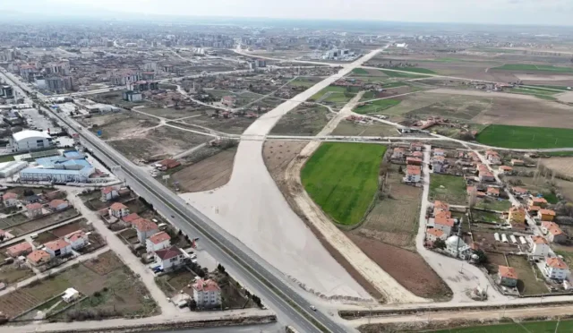 Aksaray yeni çevre yolu projesi kapsamında devam eden yol yapım çalışmaları