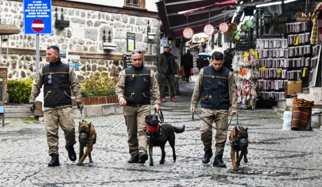 ANFA Güvenlik Genel Müdürlüğü, Ramazan Bayramı'nda Ankara'da güvenlik önlemlerini artırdı.