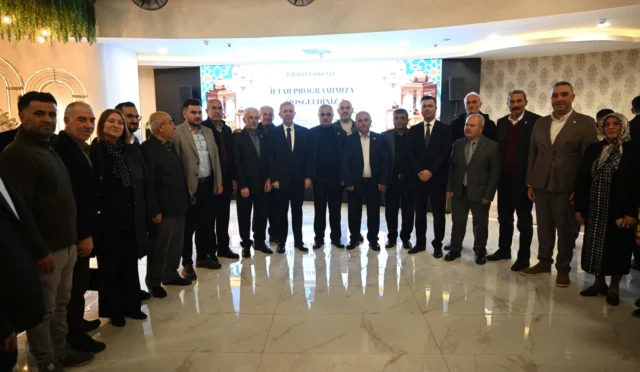Ankara Büyükşehir Belediye Başkanı Mansur Yavaş, Pursaklar'da düzenlenen iftar programında vatandaşlarla bir araya geldi.