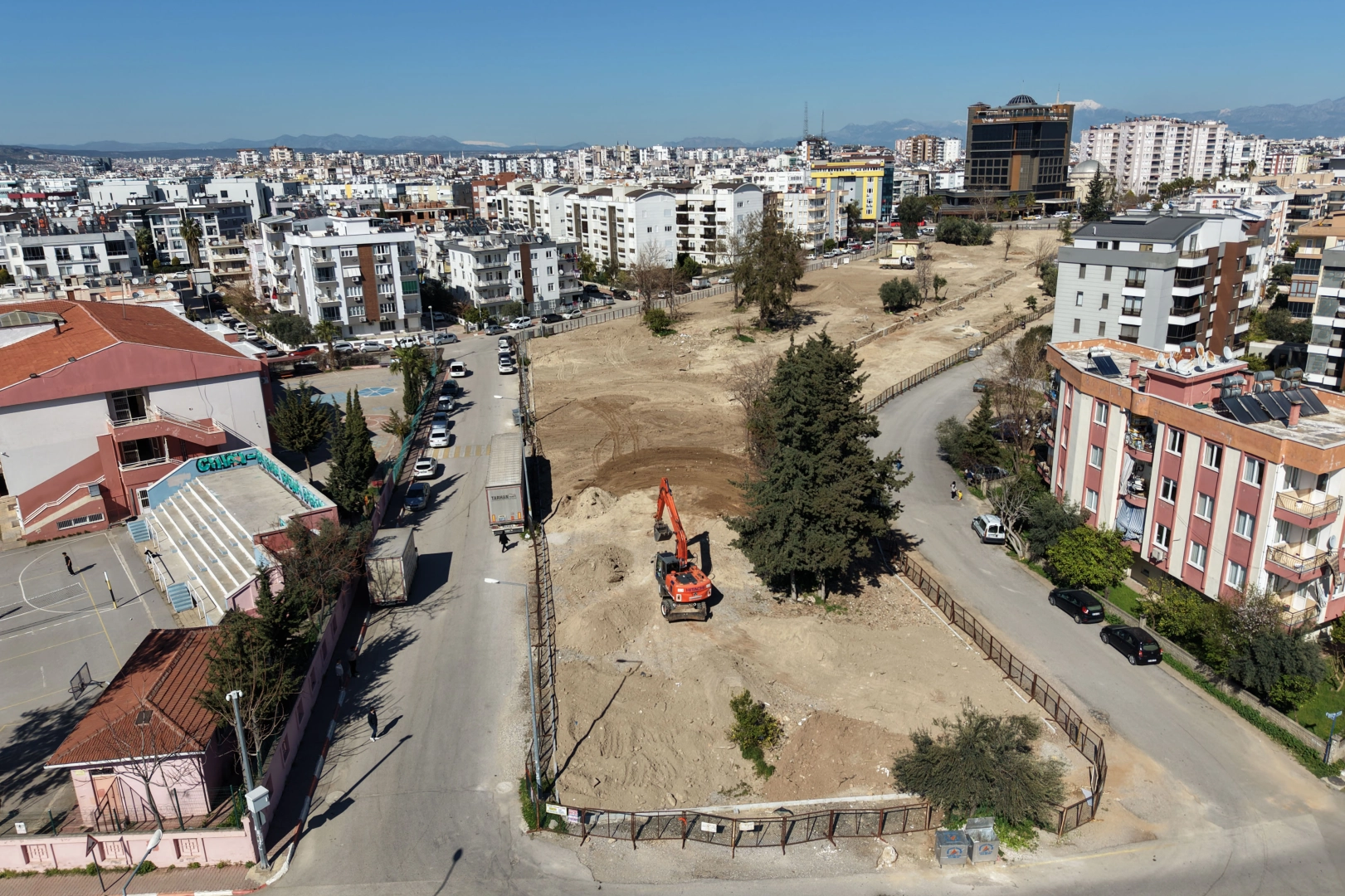 Muratpaşa’dan Engelsiz ve Çok Yönlü 16 Bin Metrekarelik Yeni Park Müjdesi