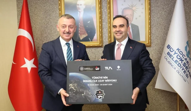 Sanayi ve Teknoloji Bakanı Mehmet Fatih Kacır Kocaeli'de temaslarda bulunuyor.