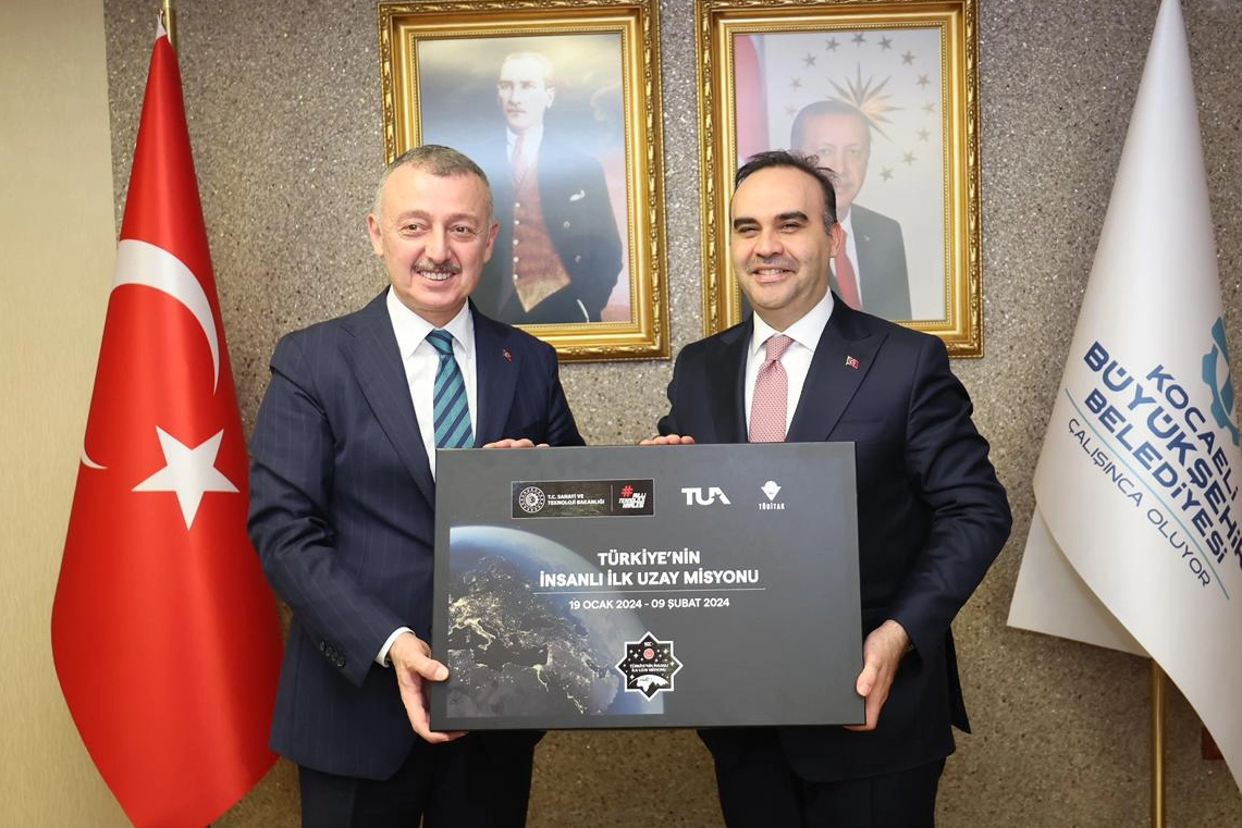 Sanayi ve Teknoloji Bakanı Kacır’dan Kocaeli’ye Kapsamlı Ziyaret: Projeler ve Öğrencilerle Buluşma