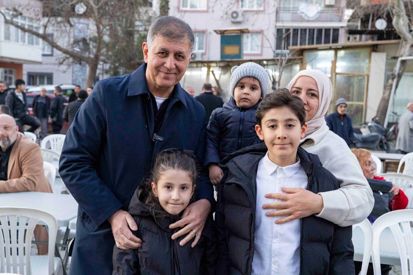 Başkan Tugay’dan Bayram Müjdesi: “Bayramlığı Olmayan Çocuk Kalmayacak”