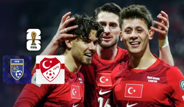 Türkiye A Milli Futbol Takımı oyuncuları Dünya Kupası elemeleri maçı öncesi sahada