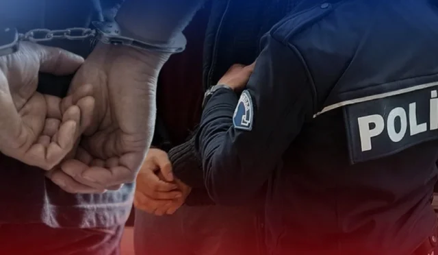 Antalya Büyükşehir Belediyesi'nde yolsuzluk soruşturması kapsamında gözaltına alınan başkan danışmanı ve belediye çalışanı