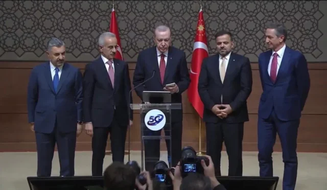 Cumhurbaşkanı Erdoğan, 5G teknolojisinin Türkiye'de iletişimi yeni bir çağa taşıyacağını açıkladı.